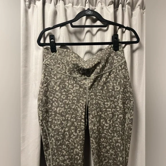 Lululemon Base Pace High-Rise Tight 28" Size 10 - Picture 6 of 11